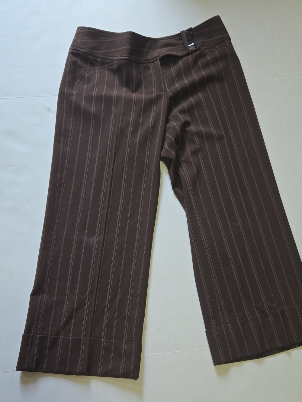 bebe Chocolate Brown Pink Pinstripe Wide-Leg Crop Trousers, Size 4.